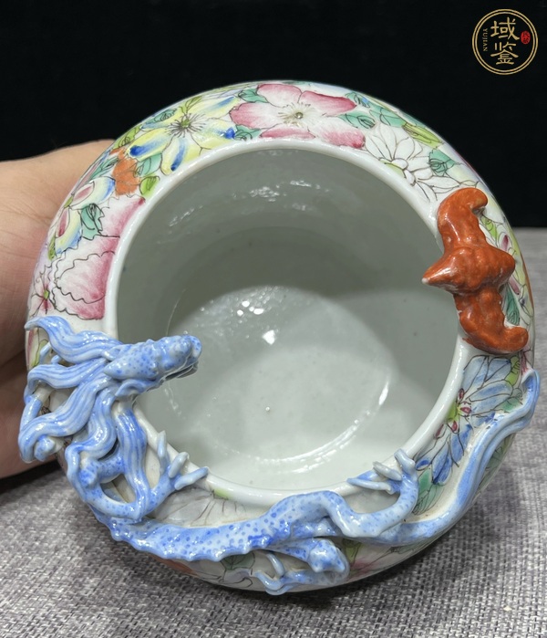 古玩陶瓷粉彩花卉雕塑螭龍蝙蝠洗真品鑒賞圖