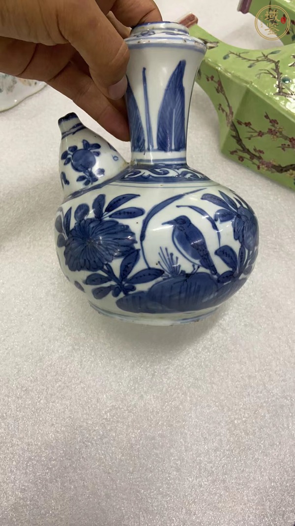 古玩陶瓷青花花鳥紋軍持真品鑒賞圖