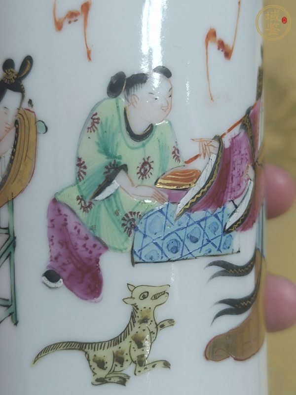 古玩陶瓷廣彩筆筒真品鑒賞圖