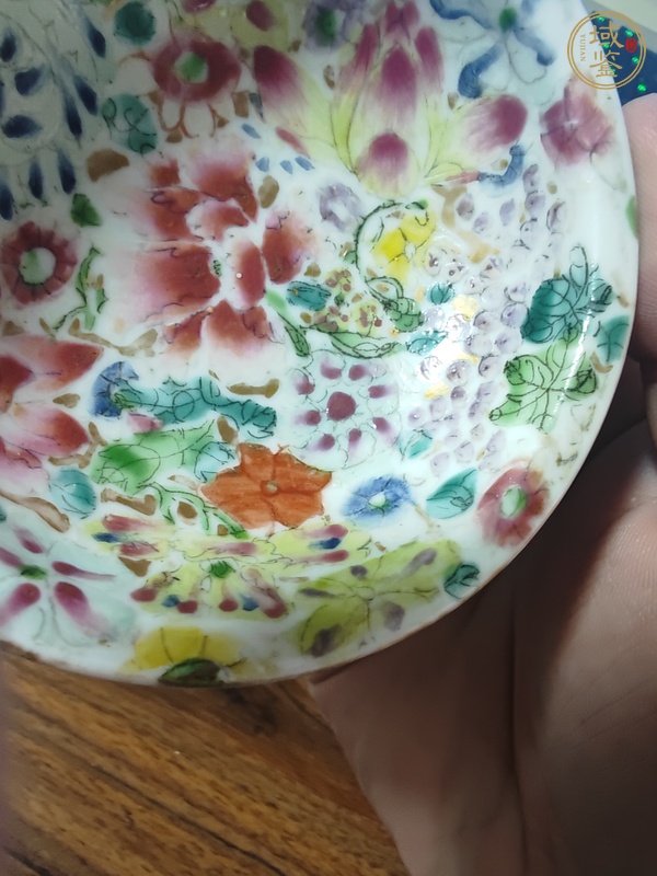 古玩陶瓷百花不落地粉彩高足盤真品鑒賞圖