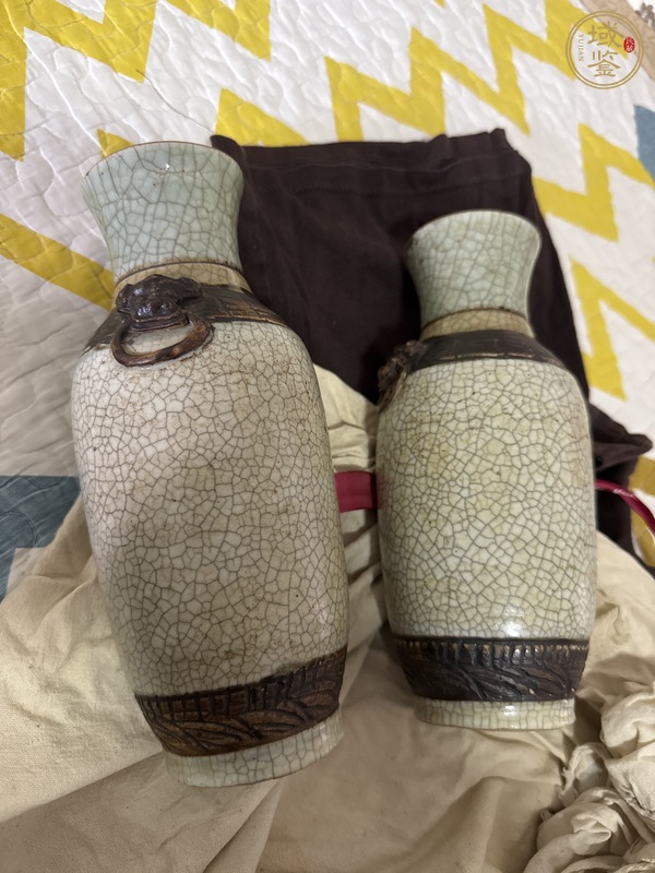 古玩陶瓷哥釉鐵銹花瓶真品鑒賞圖