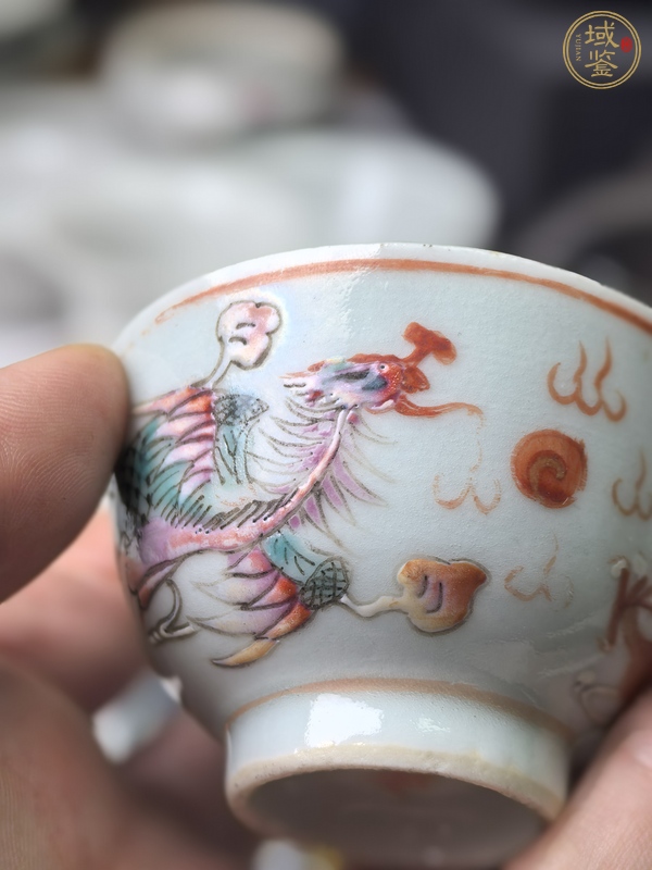 古玩陶瓷粉彩鳳紋小杯真品鑒賞圖