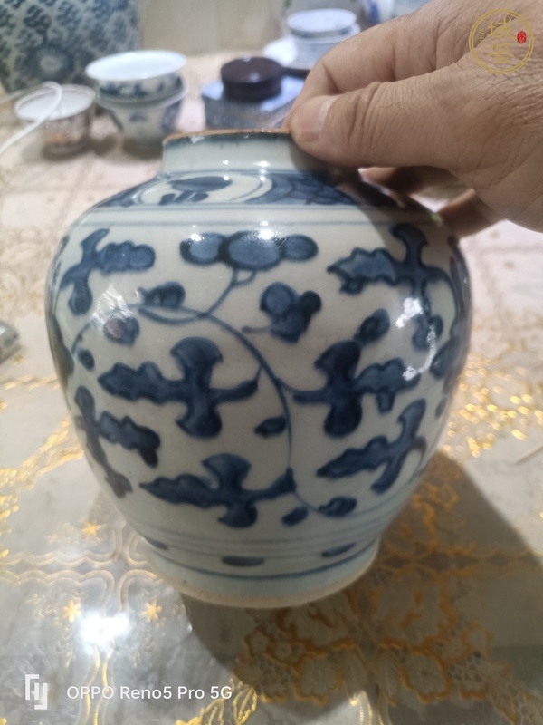 古玩陶瓷花卉紋青花罐真品鑒賞圖