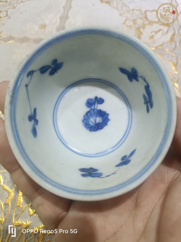 古玩陶瓷花卉紋青花杯真品鑒賞圖