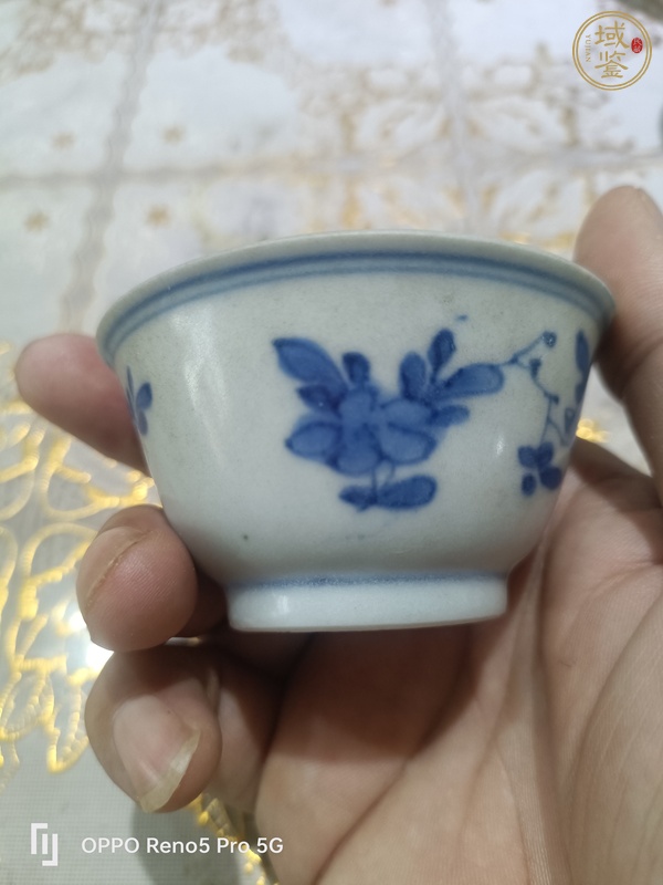 古玩陶瓷花卉紋青花杯真品鑒賞圖