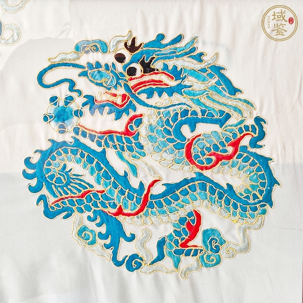古玩雜項(xiàng)三藍(lán)繡雙龍海水刺繡掛屏 真品鑒賞圖