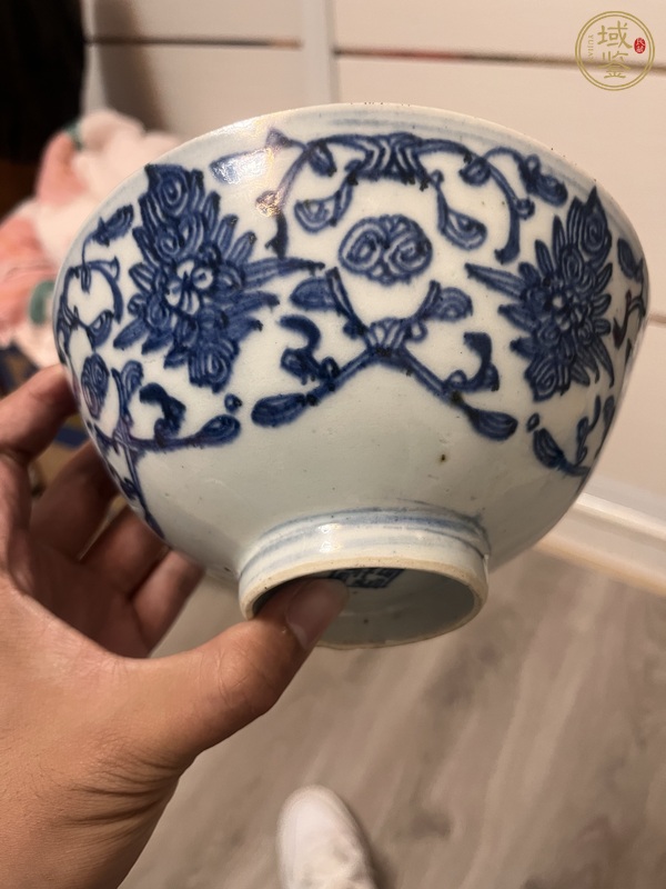 古玩陶瓷花卉紋青花碗真品鑒賞圖