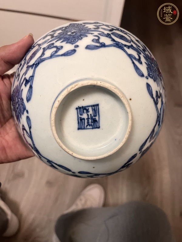 古玩陶瓷花卉紋青花碗真品鑒賞圖