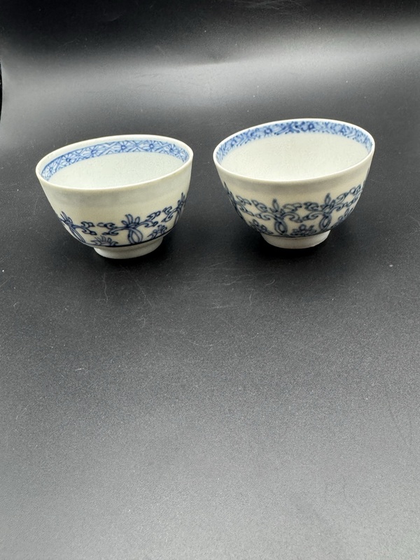 古玩陶瓷康雍青花忍冬紋茶圓一對(duì)拍賣，當(dāng)前價(jià)格7800元