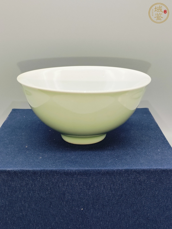 古玩陶瓷青釉小碗真品鑒賞圖