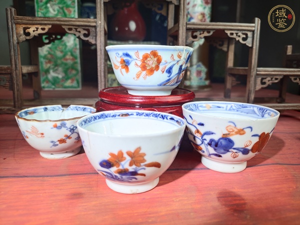 古玩陶瓷清康熙青花礬紅描金花卉紋杯一組真品鑒賞圖