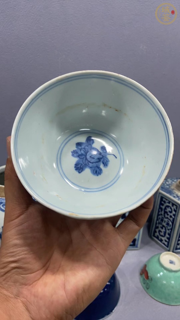 古玩陶瓷青花嬰戲圖茶碗真品鑒賞圖