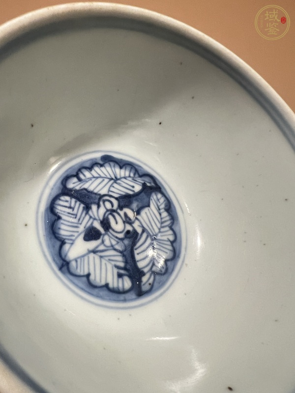 古玩陶瓷青花花卉紋碗真品鑒賞圖