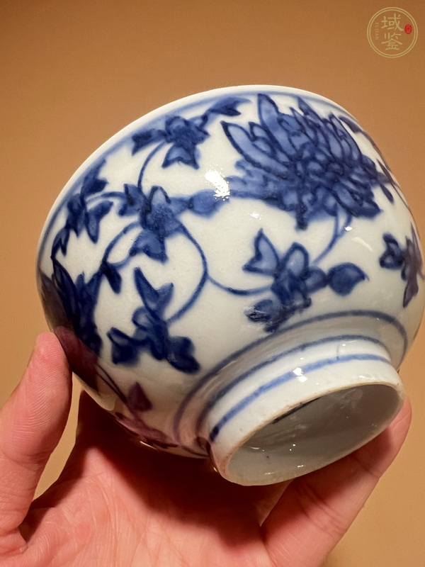 古玩陶瓷青花纏枝花卉紋碗真品鑒賞圖