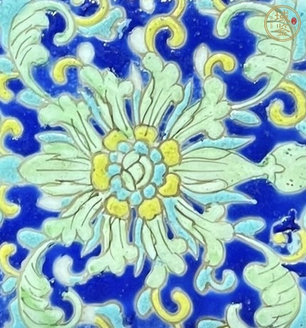 古玩陶瓷藍(lán)地粉彩纏枝花紋水盂真品鑒賞圖