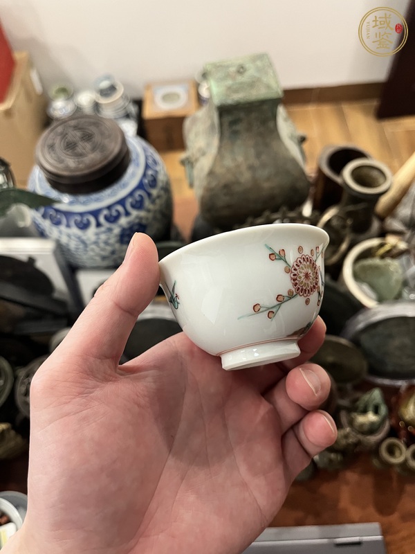 古玩陶瓷花鳥(niǎo)紋彩繪杯真品鑒賞圖