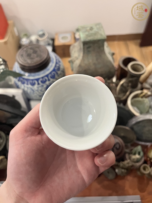 古玩陶瓷花鳥(niǎo)紋彩繪杯真品鑒賞圖