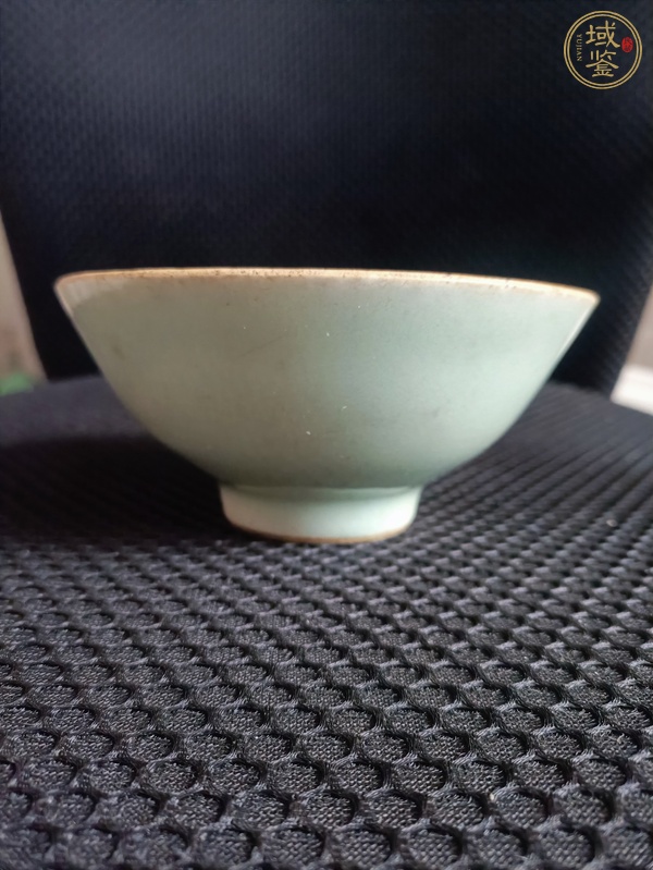 古玩陶瓷豆青釉碗真品鑒賞圖