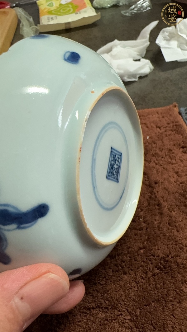 古玩陶瓷清雍正青花過墻云龍趕珠紋盤真品鑒賞圖