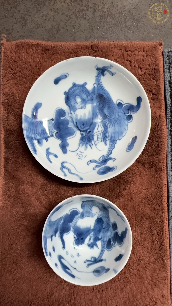 古玩陶瓷清雍正青花過墻云龍趕珠紋盤真品鑒賞圖