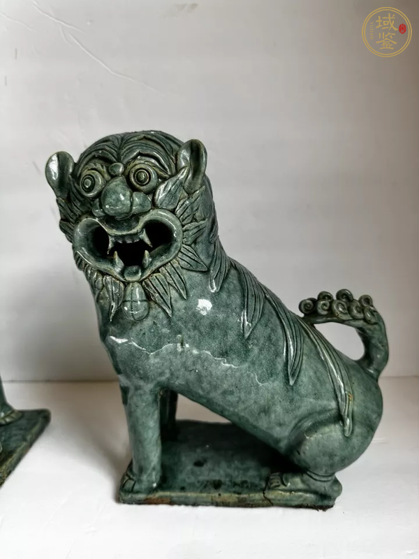 古玩陶瓷石灣窯綠釉獅子擺件真品鑒賞圖