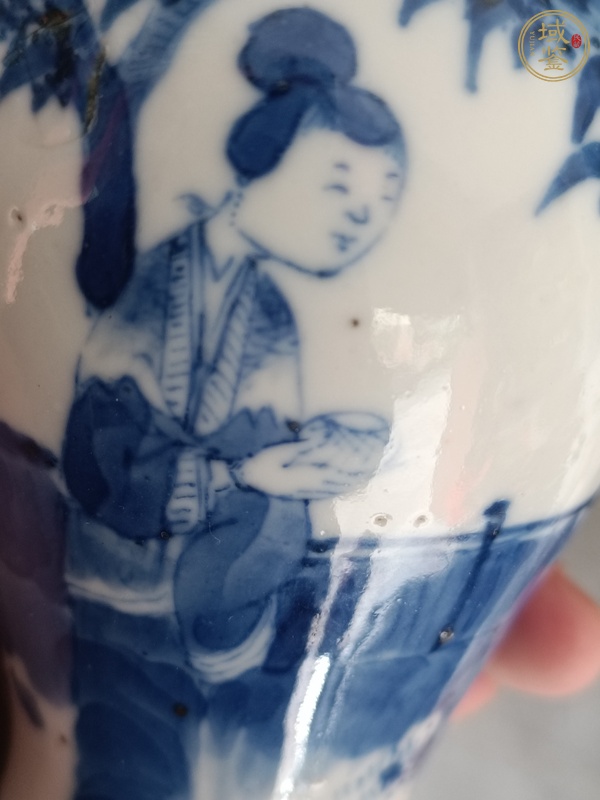 古玩陶瓷仕女紋青花瓶真品鑒賞圖