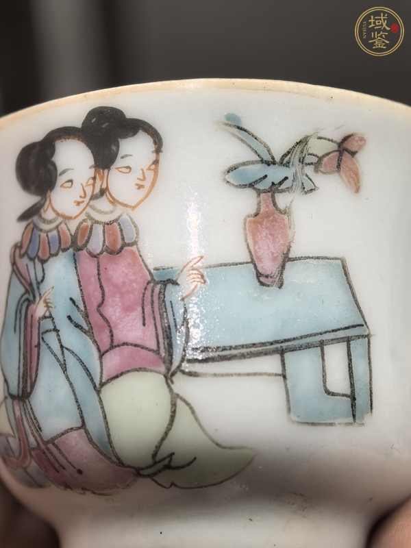 古玩陶瓷粉彩二喬圖茶杯真品鑒賞圖