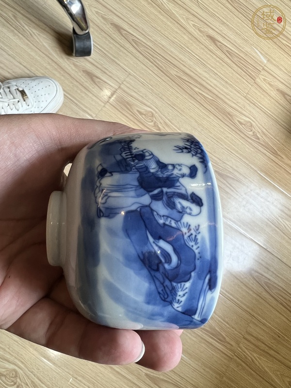 古玩陶瓷清光緒青花人物故事圖團(tuán)鶴紋碗真品鑒賞圖