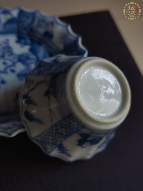 古玩陶瓷山水紋青花杯盤真品鑒賞圖