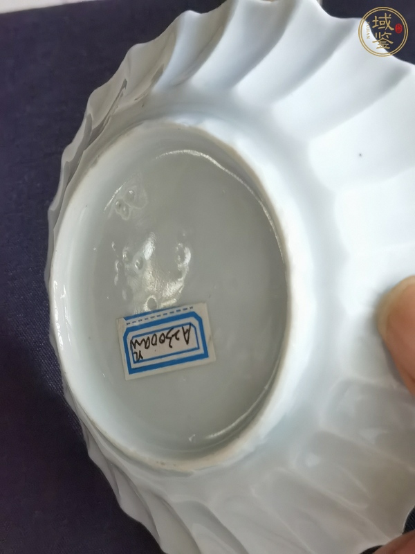 古玩陶瓷山水紋青花杯盤真品鑒賞圖