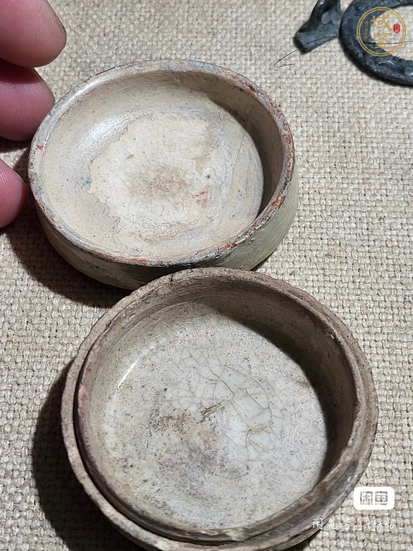 古玩陶瓷青釉印盒真品鑒賞圖