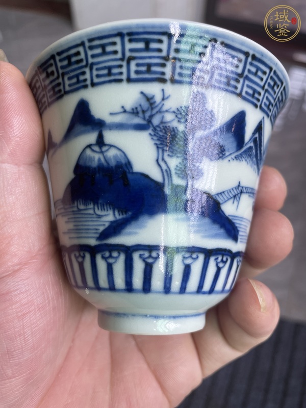 古玩陶瓷山水紋青花杯真品鑒賞圖