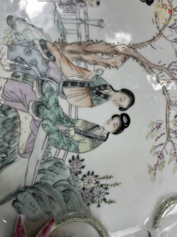 古玩陶瓷仕女紋花口盤真品鑒賞圖