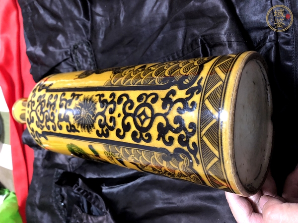古玩陶瓷獅紋瓶真品鑒賞圖