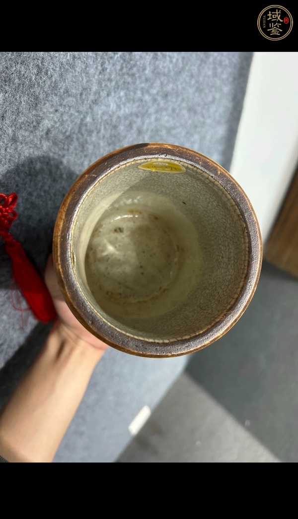 古玩陶瓷哥釉筆筒真品鑒賞圖