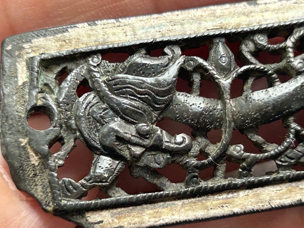 古玩雜項(xiàng)龍紋帶飾拍賣,當(dāng)前價(jià)格16000元