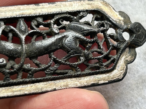 古玩雜項(xiàng)龍紋帶飾拍賣,當(dāng)前價(jià)格16000元