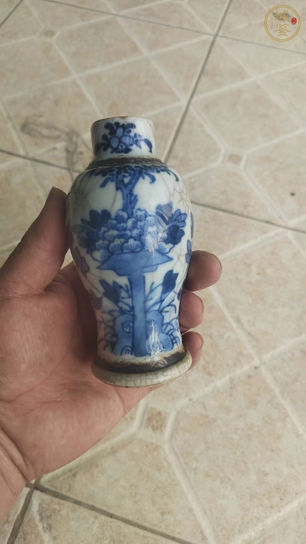 古玩陶瓷哥釉青花花卉紋瓶真品鑒賞圖