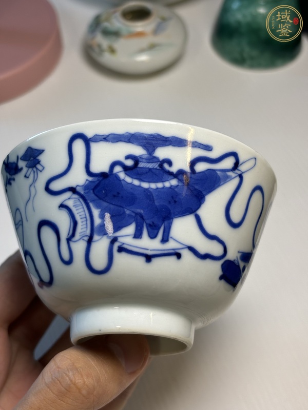 古玩陶瓷青花博古圖茶碗真品鑒賞圖