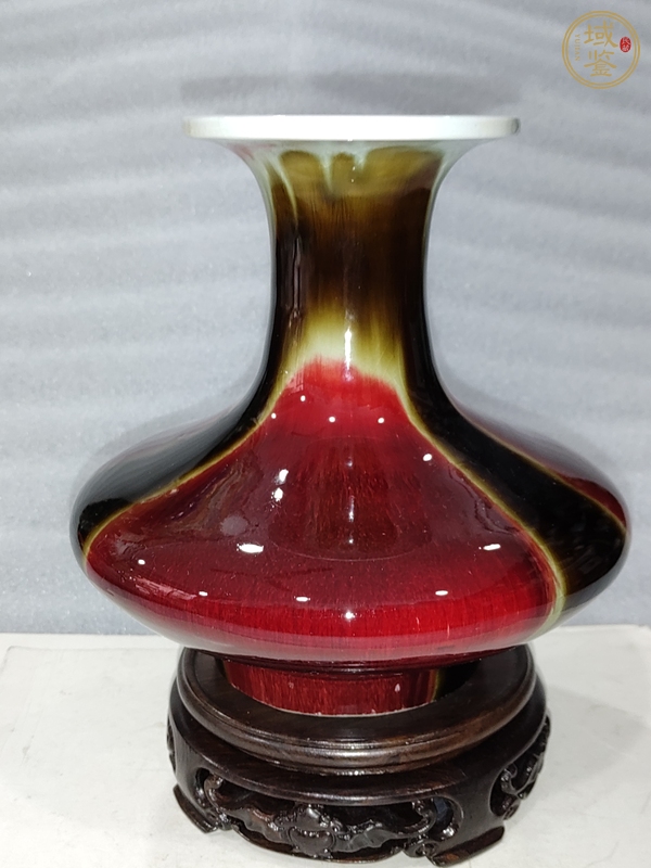 古玩陶瓷三色釉荸薺瓶真品鑒賞圖