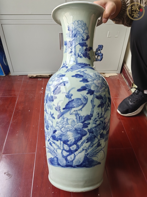 古玩陶瓷花鳥(niǎo)紋青花瓶真品鑒賞圖