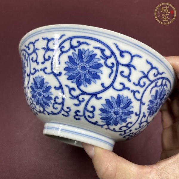 古玩陶瓷青花纏枝蓮紋碗真品鑒賞圖