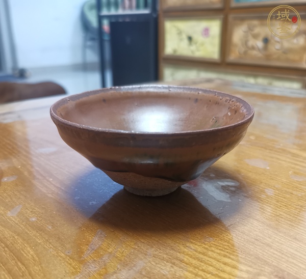 古玩陶瓷柿紅釉茶盞真品鑒賞圖