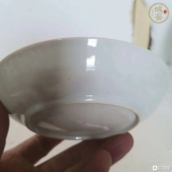 古玩陶瓷花卉紋粉彩盤真品鑒賞圖