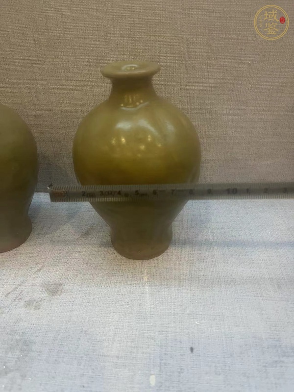 古玩陶瓷龍泉青瓷刻花梅瓶真品鑒賞圖