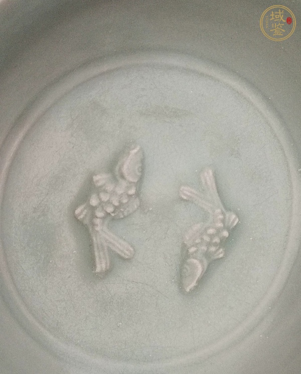 古玩陶瓷龍泉窯雙魚(yú)洗真品鑒賞圖