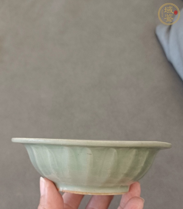 古玩陶瓷龍泉窯雙魚(yú)洗真品鑒賞圖