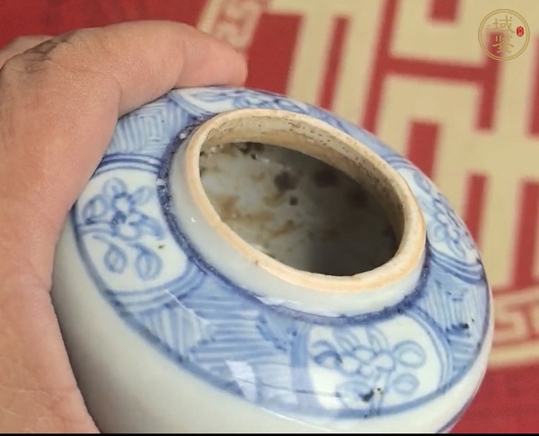 古玩陶瓷青花花卉紋蓋罐真品鑒賞圖