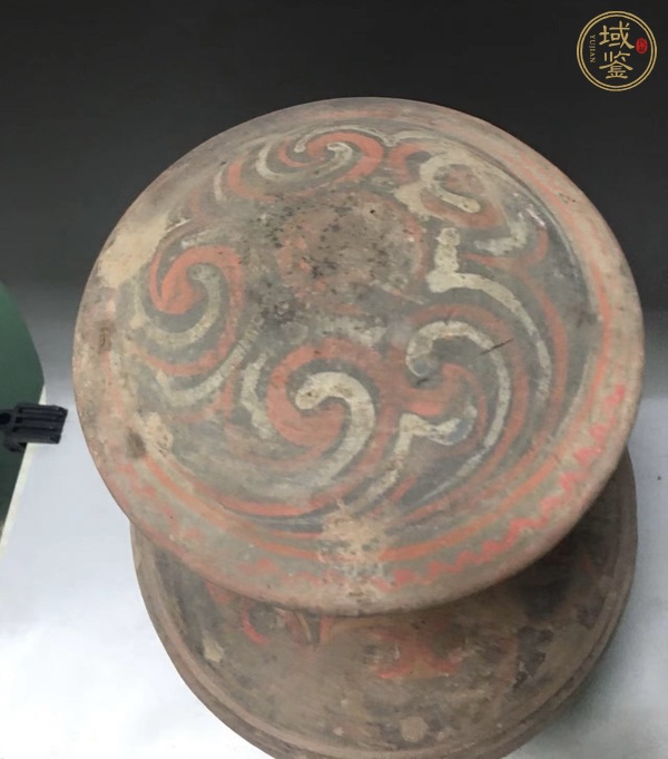 古玩陶瓷灰陶彩繪盤口瓶真品鑒賞圖