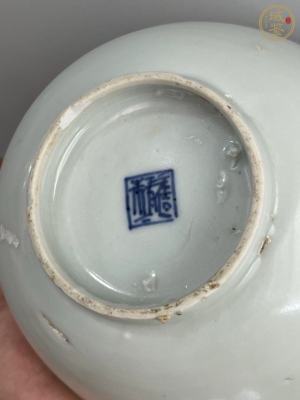 古玩陶瓷青花花卉紋茶碗真品鑒賞圖